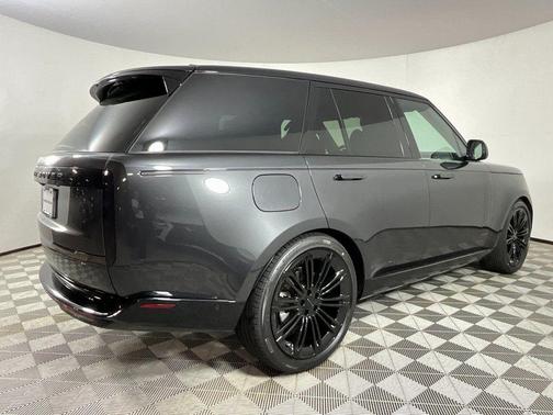Carpathian Grey Premium Metallic 2026 Land Rover Range Rover P400 SE