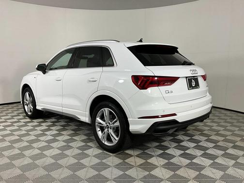 2024 Audi Q3 Premium 45 TFSI S line quattro Tiptronic