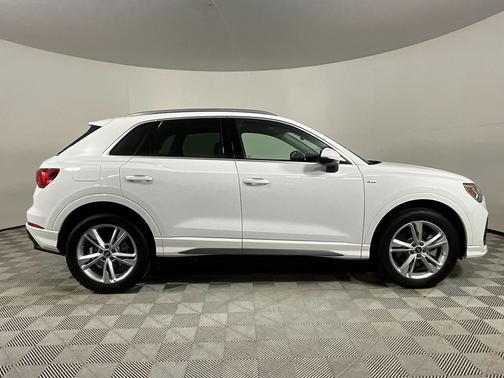 2024 Audi Q3 Premium 45 TFSI S line quattro Tiptronic