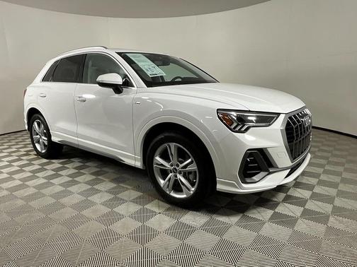 2024 Audi Q3 Premium 45 TFSI S line quattro Tiptronic