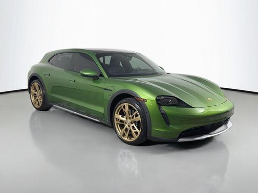 Mamba Green Metallic 2021 Porsche Taycan 4S