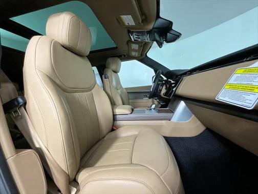 2025 Land Rover Range Rover P530 SE
