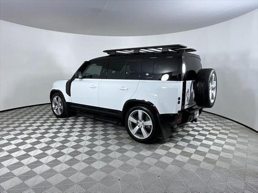 2024 Land Rover Defender 110 P400 X-Dynamic SE