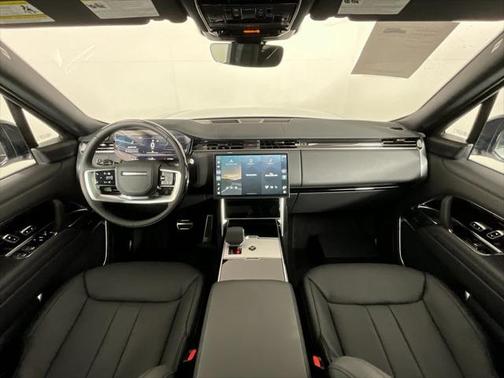 2025 Land Rover Range Rover P400 SE 7 Seat