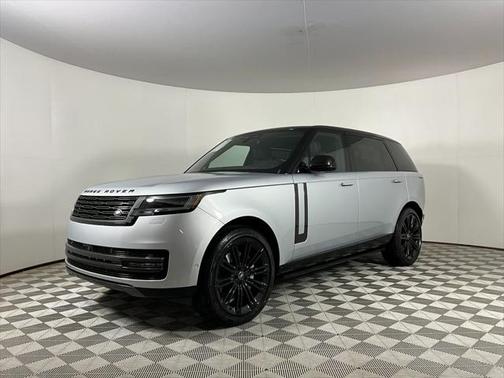 2025 Land Rover Range Rover P400 SE 7 Seat
