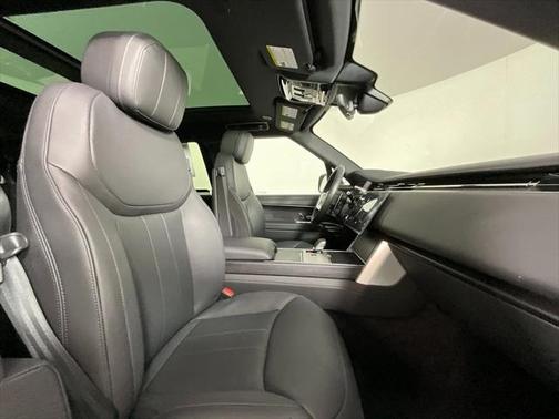 2025 Land Rover Range Rover P400 SE 7 Seat