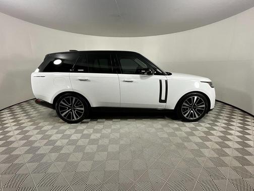 2024 Land Rover Range Rover SE