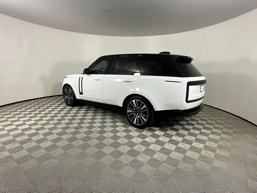 2024 Land Rover Range Rover SE