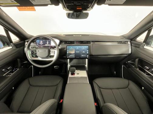 2025 Land Rover Range Rover P550e SE