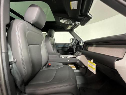 2025 Land Rover Defender 110 P400 S