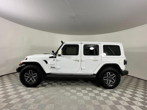 2024 Jeep Wrangler 4-Door Sahara 4x4