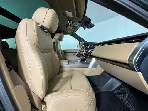 British Racing Green SV Bespoke Ultra Met Gloss 2026 Land Rover Range Rover P530 SE