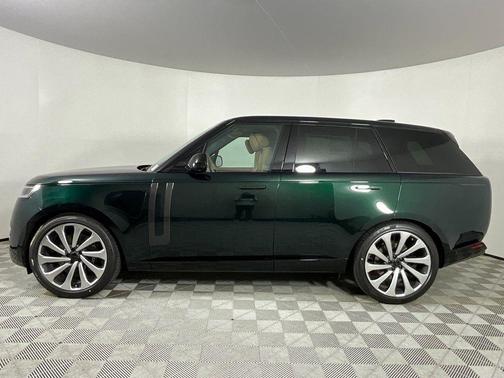 British Racing Green SV Bespoke Ultra Met Gloss 2026 Land Rover Range Rover P530 SE