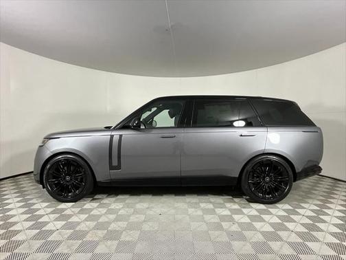 2025 Land Rover Range Rover P530 SE 7 Seat