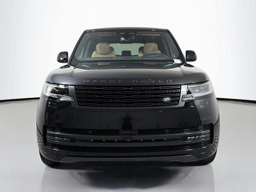 Santorini Black Metallic 2026 Land Rover Range Rover P530 SE