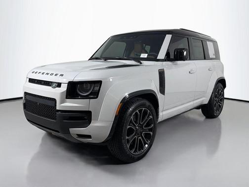 Borasco Grey Metallic 2026 Land Rover Defender P635 OCTA
