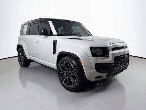 Borasco Grey Metallic 2026 Land Rover Defender P635 OCTA