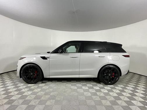 2025 Land Rover Range Rover Sport SE