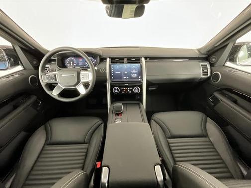 2025 Land Rover Discovery P300 S