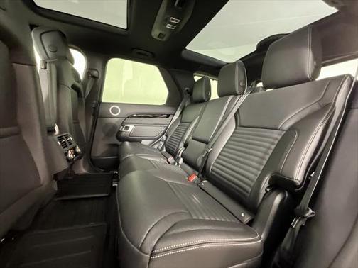2025 Land Rover Discovery P300 S