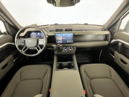2025 Land Rover Defender 110 P400 S
