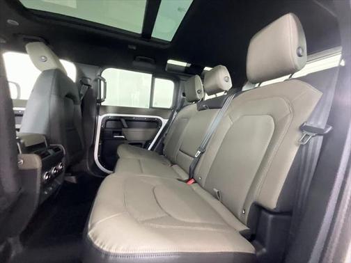 2025 Land Rover Defender 110 P400 S
