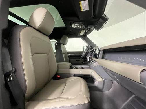 2025 Land Rover Defender 110 P400 S