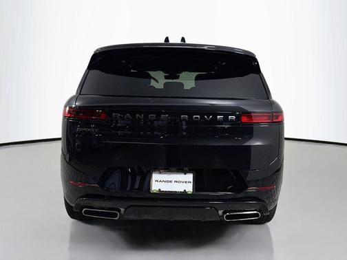 Santorini Black Metallic 2026 Land Rover Range Rover Sport SE