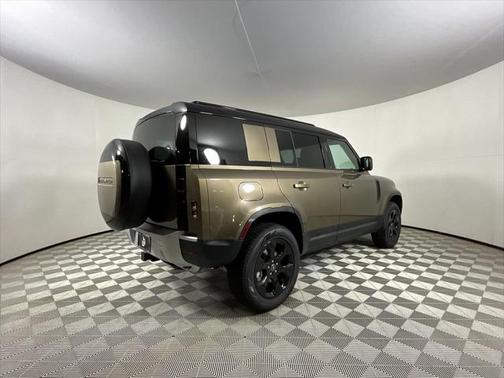 2025 Land Rover Defender 110 P300