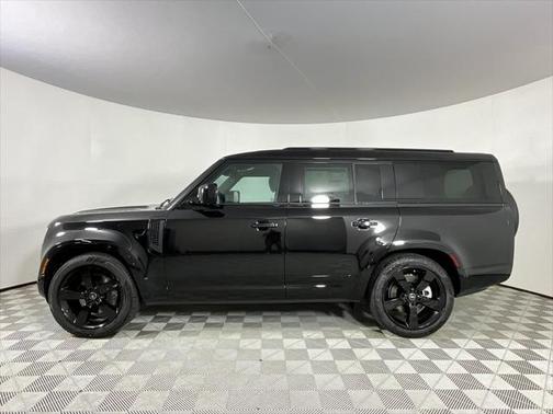 2025 Land Rover Defender 130 P400 X-Dynamic SE