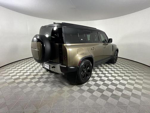 2024 Land Rover Defender 110 P400 S