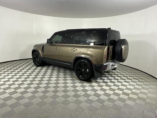 2024 Land Rover Defender 110 P400 S