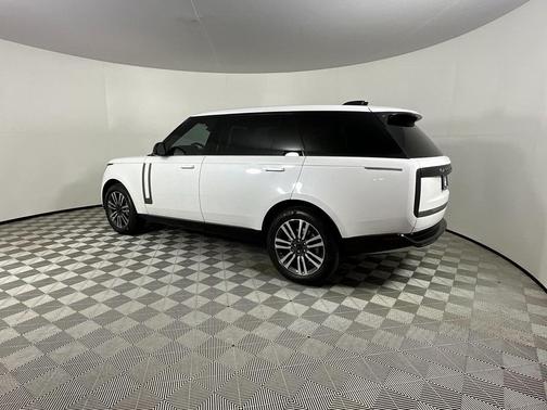 2022 Land Rover Range Rover P400 SE