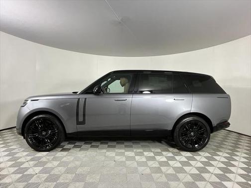 2025 Land Rover Range Rover P400 SE 7 Seat