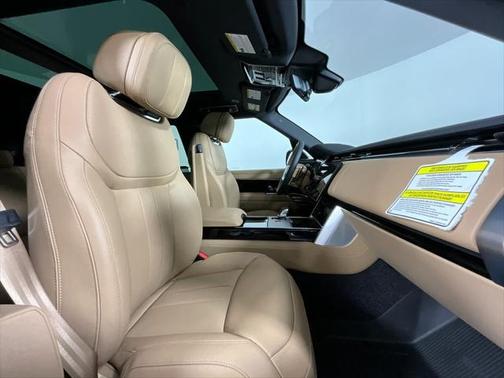 2025 Land Rover Range Rover P400 SE 7 Seat