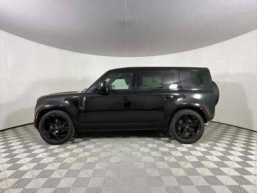 2025 Land Rover Defender 110 V8