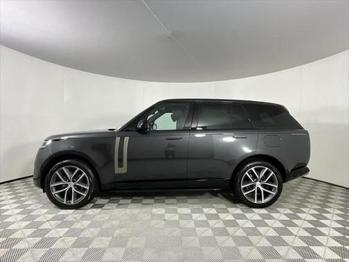 2025 Land Rover Range Rover P550e SE