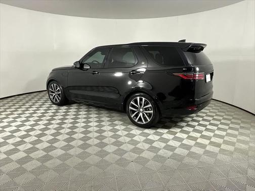 2024 Land Rover Discovery P360 Dynamic SE