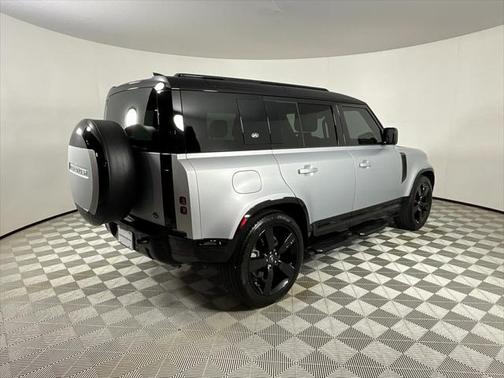 2024 Land Rover Defender 110 P400 X-Dynamic SE