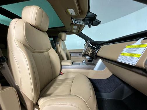 2025 Land Rover Range Rover P530 SE