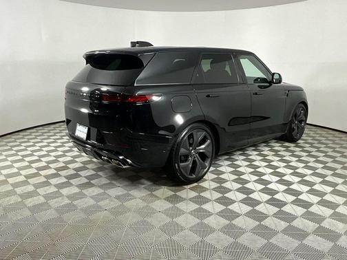 2025 Land Rover Range Rover Sport SE