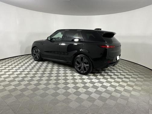 2025 Land Rover Range Rover Sport SE