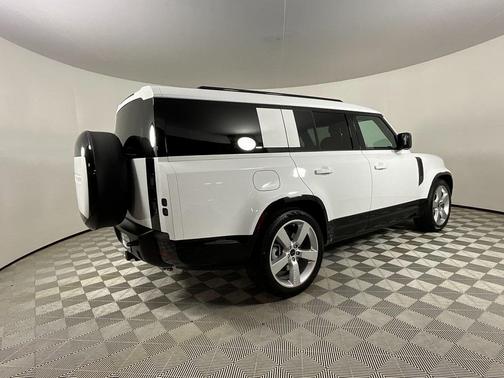 2026 Land Rover Defender P400 X-Dynamic SE