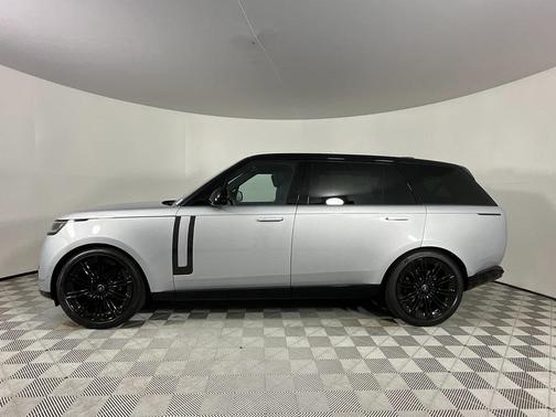 2025 Land Rover Range Rover P530 SE 7 Seat