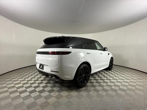 2025 Land Rover Range Rover Sport SE