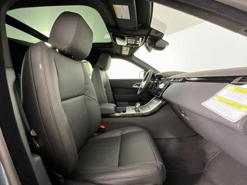 2026 Land Rover Range Rover Velar P250 SE R-Dynamic