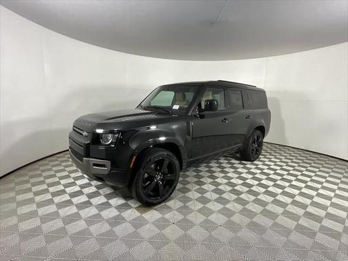 2025 Land Rover Defender 130 P400 X-Dynamic SE