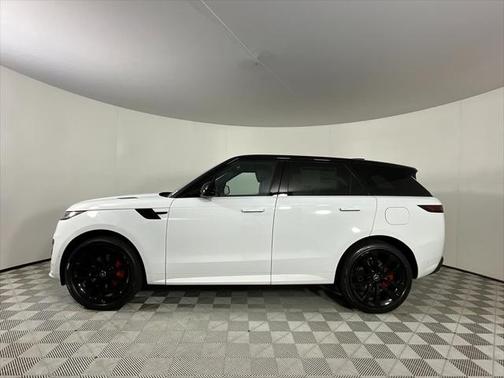 2025 Land Rover Range Rover Sport SE