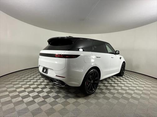 2025 Land Rover Range Rover Sport SE