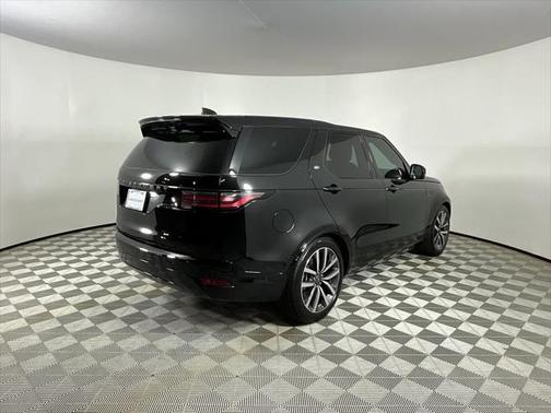 2024 Land Rover Discovery P360 Dynamic SE